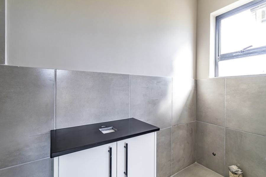 3 Bedroom Property for Sale in Hoogland Western Cape